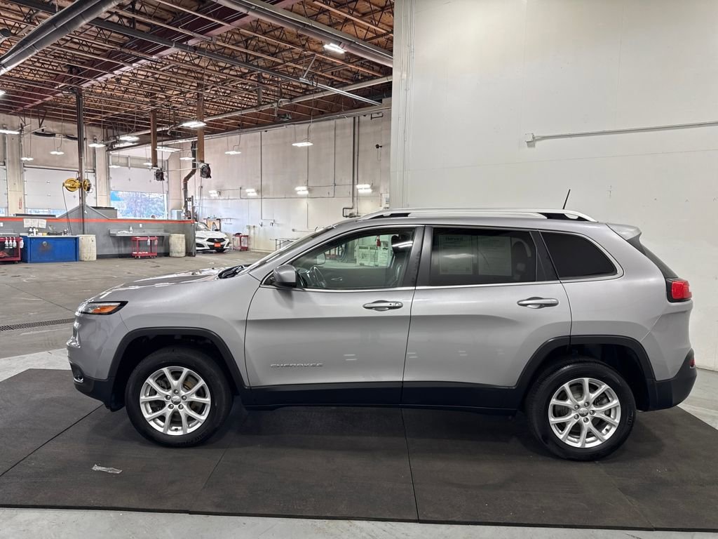 Used 2018 Jeep Cherokee Latitude Plus w/ Cold Weather Group image 5
