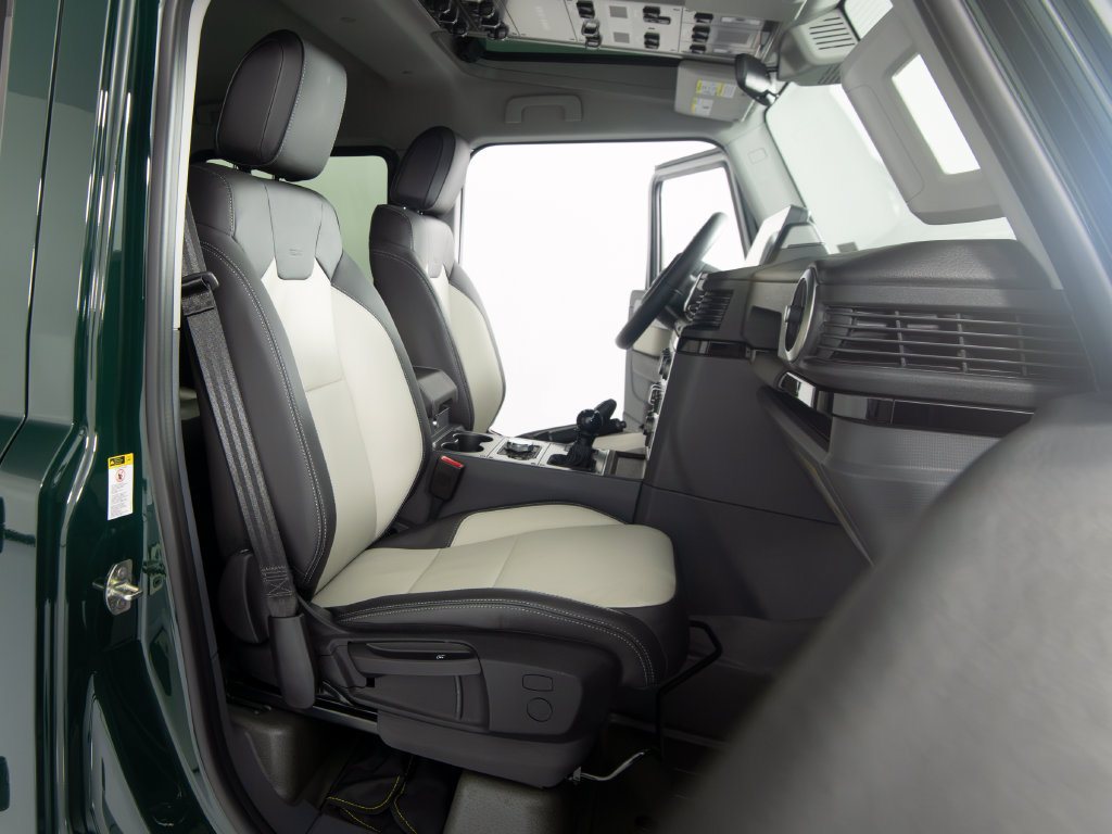 Used 2025 INEOS Grenadier Station Wagon AWD/4WD image 32