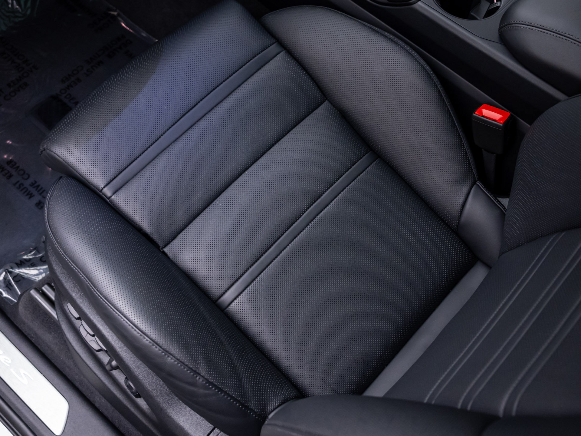 Certified 2025 Porsche Cayenne S AWD/4WD image 16