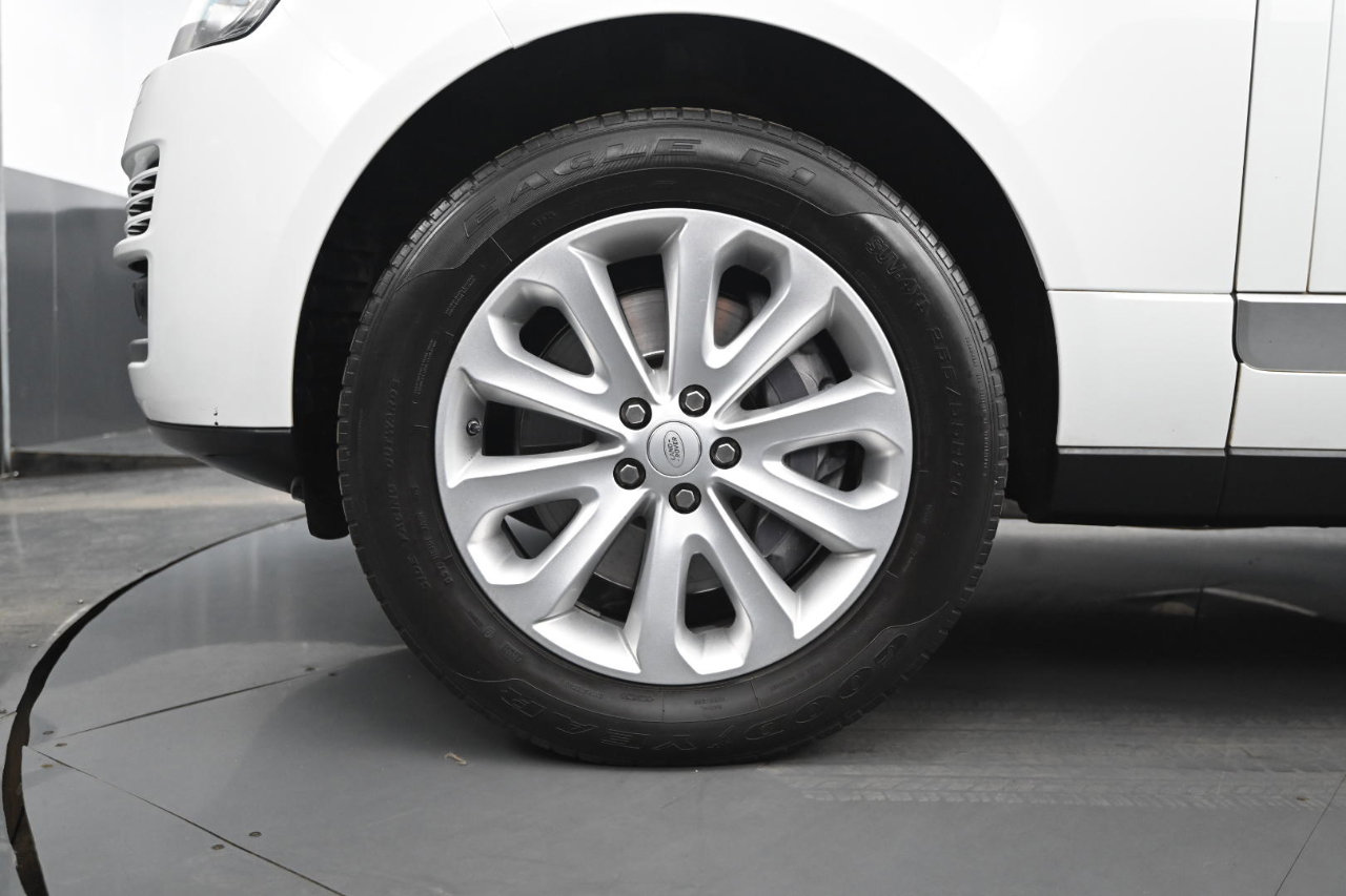 Used 2016 Land Rover Range Rover HSE image 9