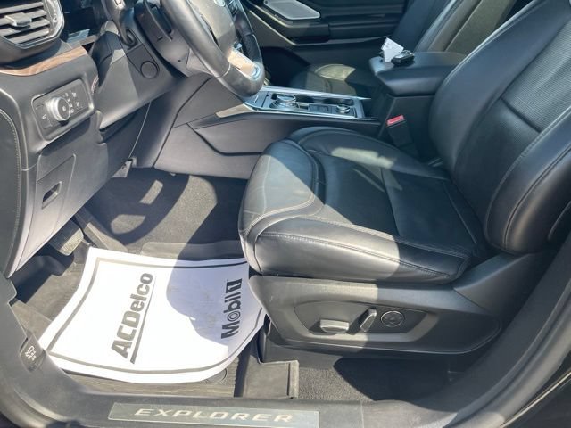 Used 2020 Ford Explorer Platinum w/ Premium Technology Package AWD/4WD image 5