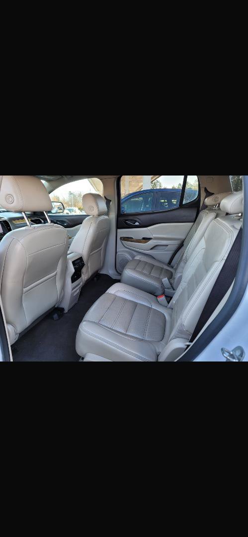 Used 2017 GMC Acadia Denali w/ Technology Package FWD image 18