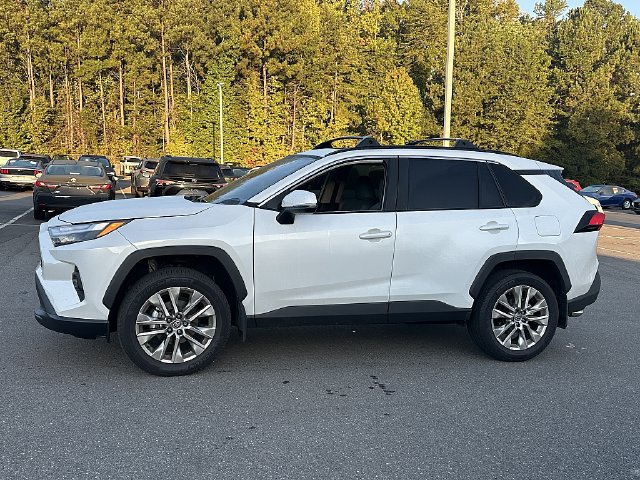 Used 2025 Toyota RAV4 XLE Premium FWD image 5
