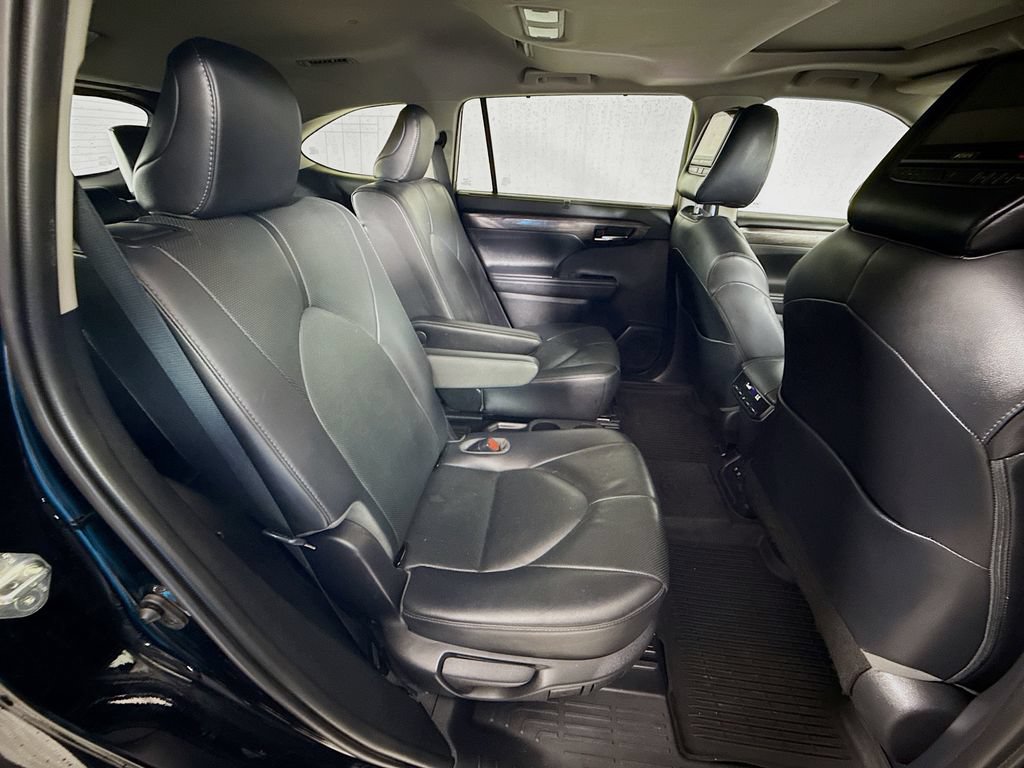 Used 2020 Toyota Highlander Limited FWD image 30