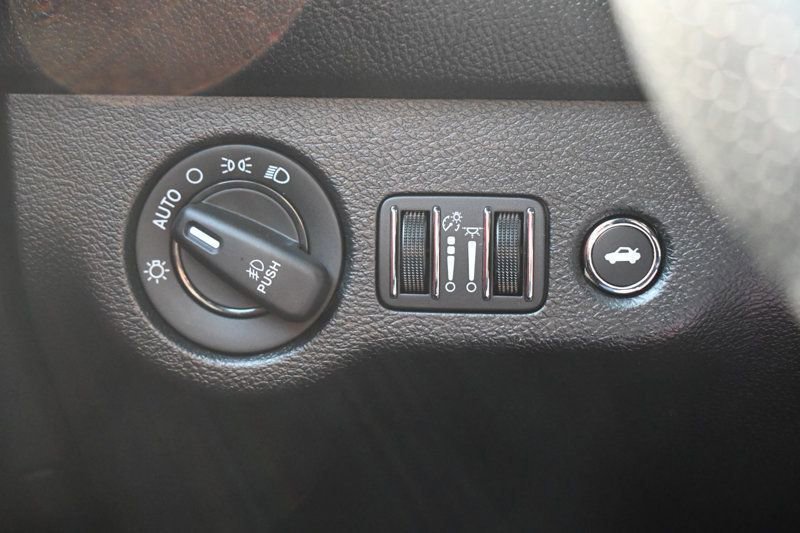 Used 2018 Dodge Challenger SRT w/ Technology Group image 18