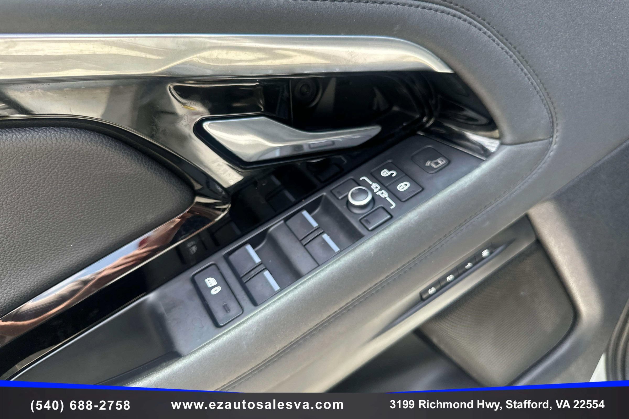 Used 2020 Land Rover Range Rover Evoque SE AWD/4WD image 18