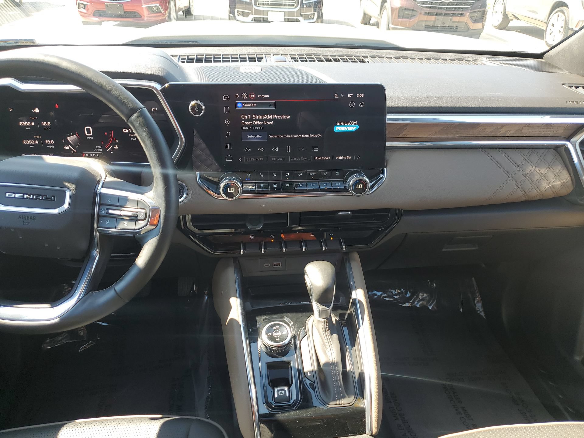 Used 2025 GMC Canyon Denali AWD/4WD image 10