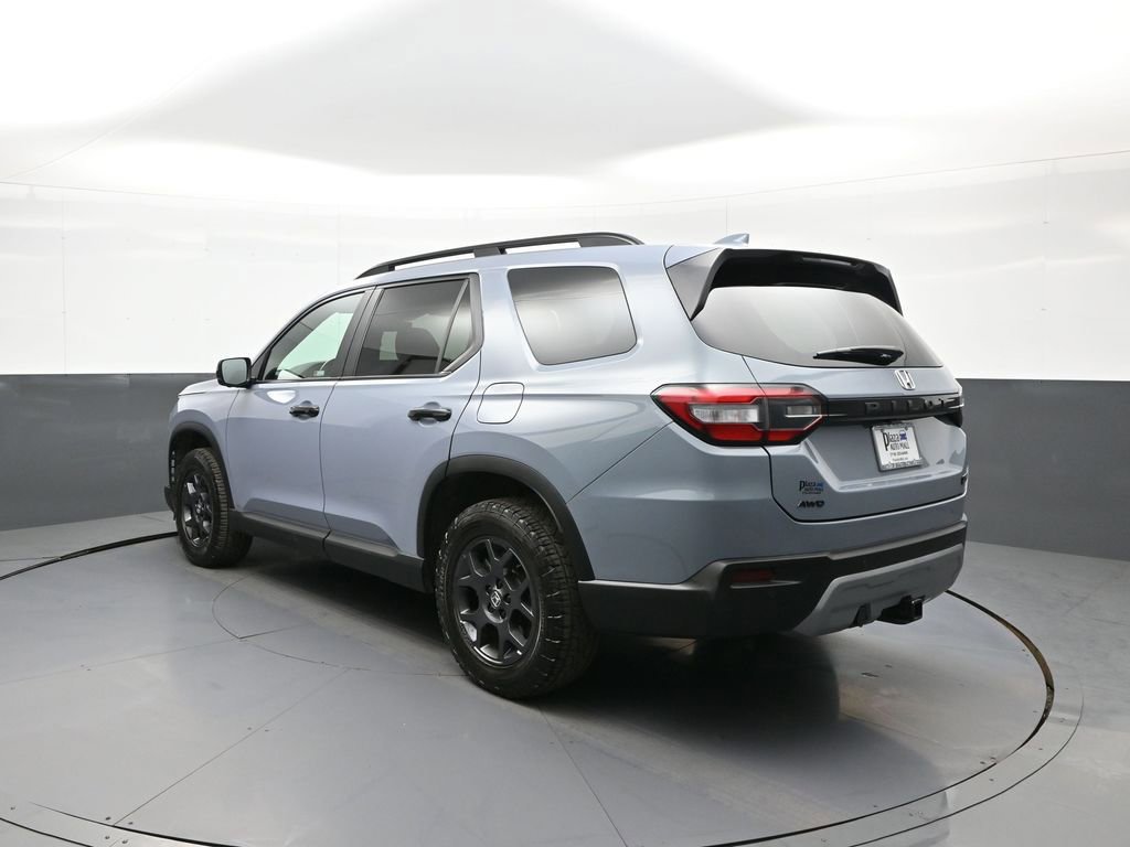 Certified 2024 Honda Pilot TrailSport image 8
