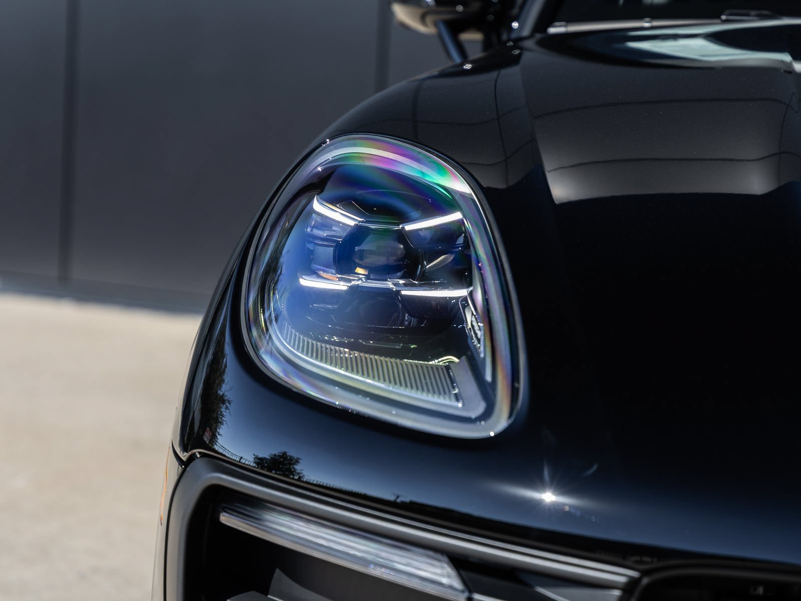 Certified 2026 Porsche Macan AWD/4WD image 19