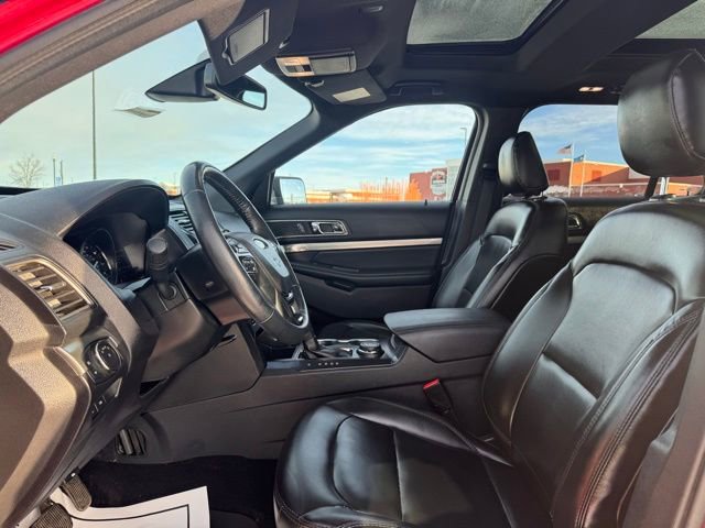 Used 2019 Ford Explorer XLT w/ Equipment Group 202A image 7