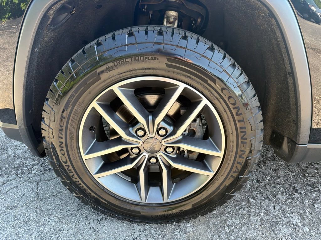 Certified 2020 Jeep Grand Cherokee Laredo w/ Quick Order Package 2BN North AWD/4WD image 13