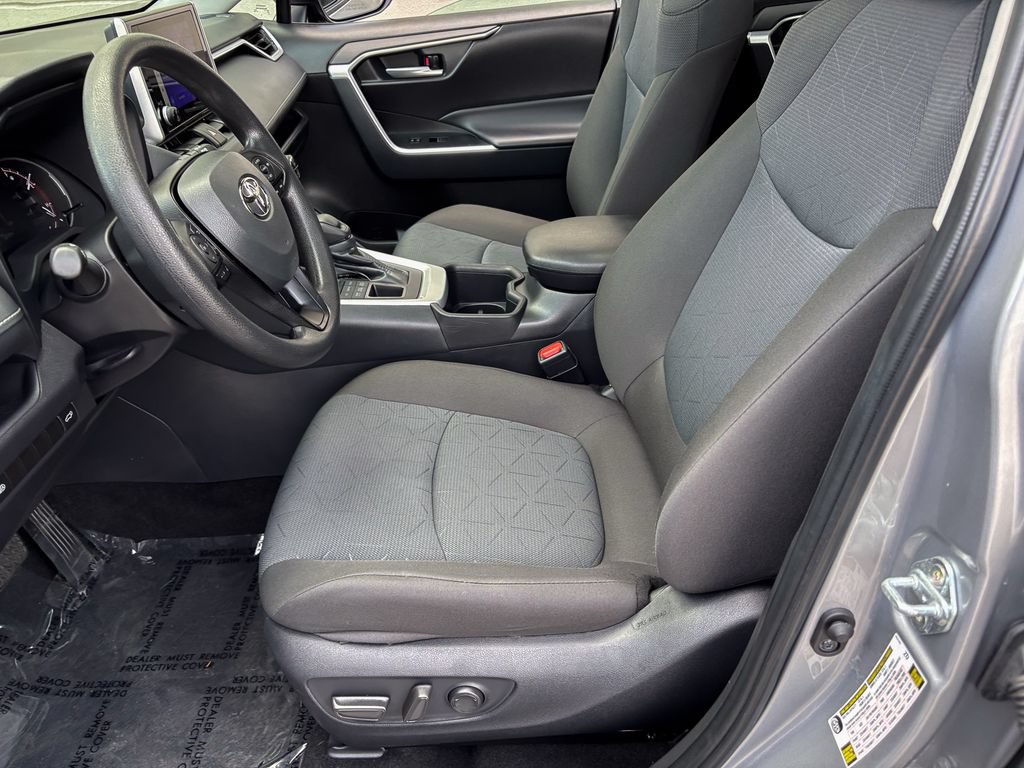 Used 2025 Toyota RAV4 XLE w/ Convenience Package AWD/4WD image 19