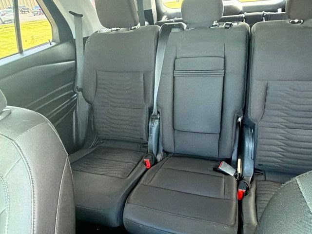 Used 2021 Ford Explorer XLT AWD/4WD image 30