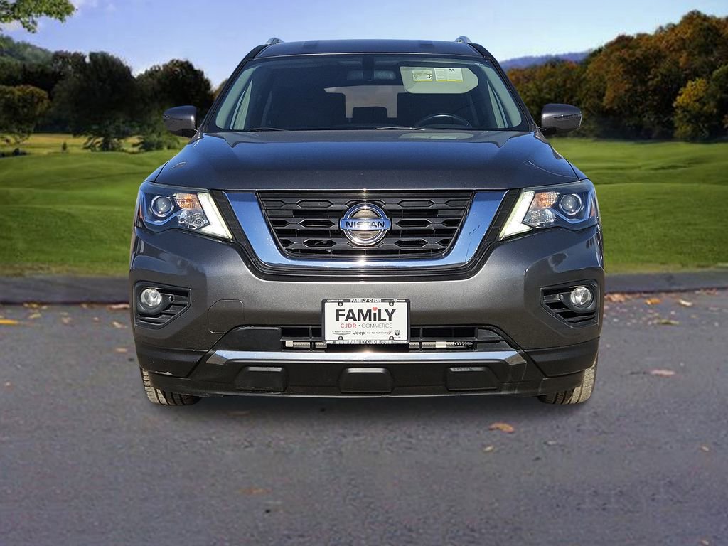 Used 2020 Nissan Pathfinder SV image 2