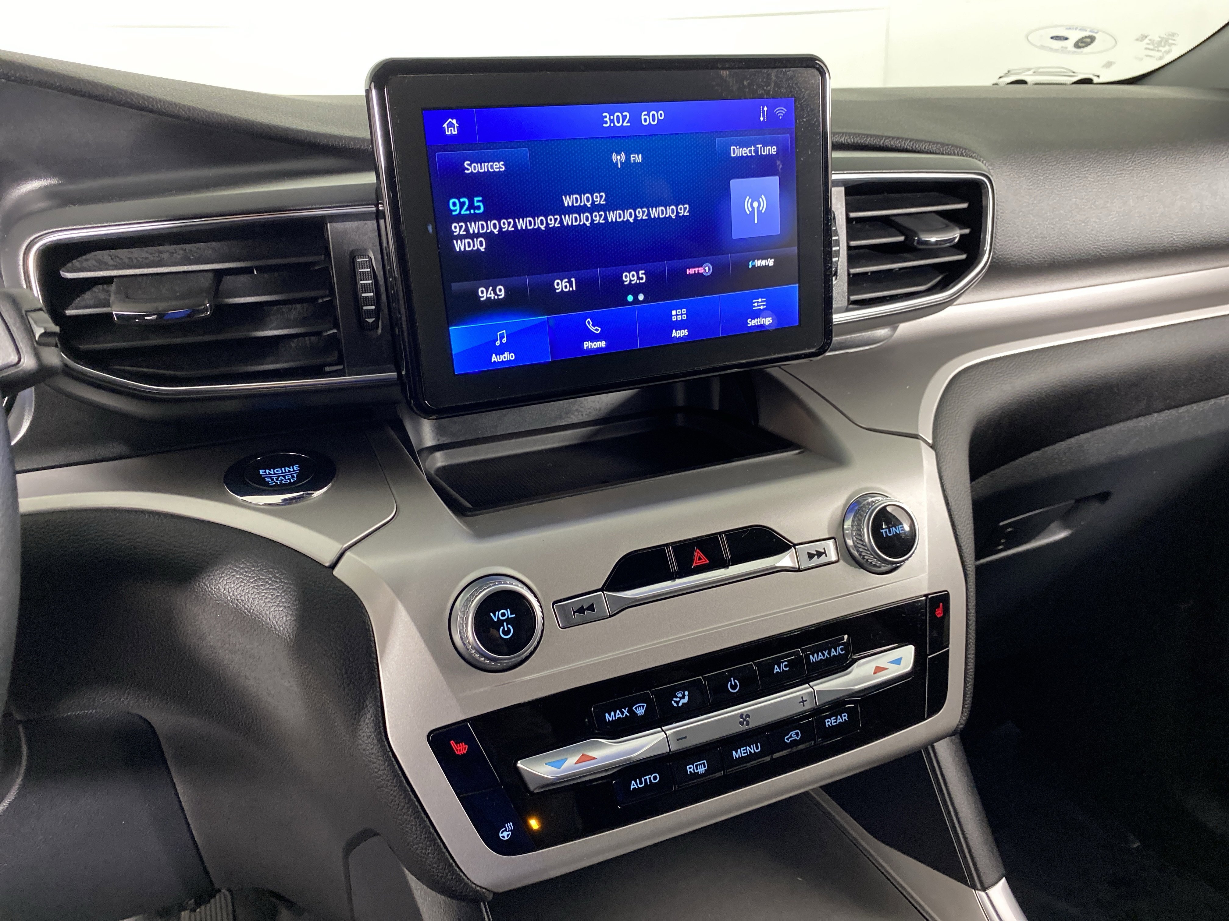 Used 2022 Ford Explorer XLT w/ Equipment Group 202A image 28