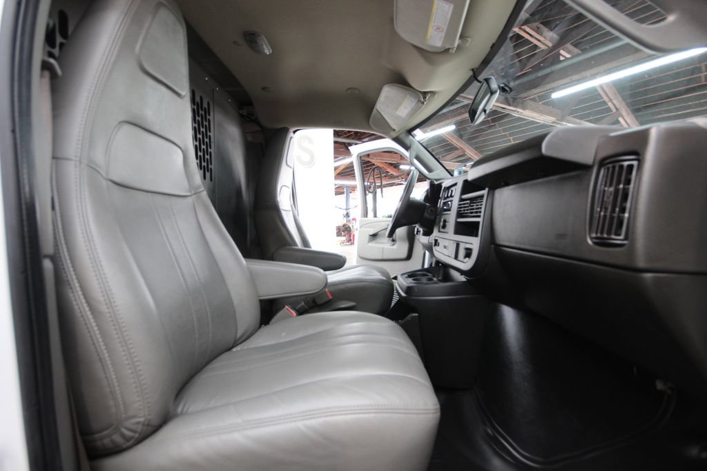 Used 2023 GMC Savana 2500 Extended RWD image 24