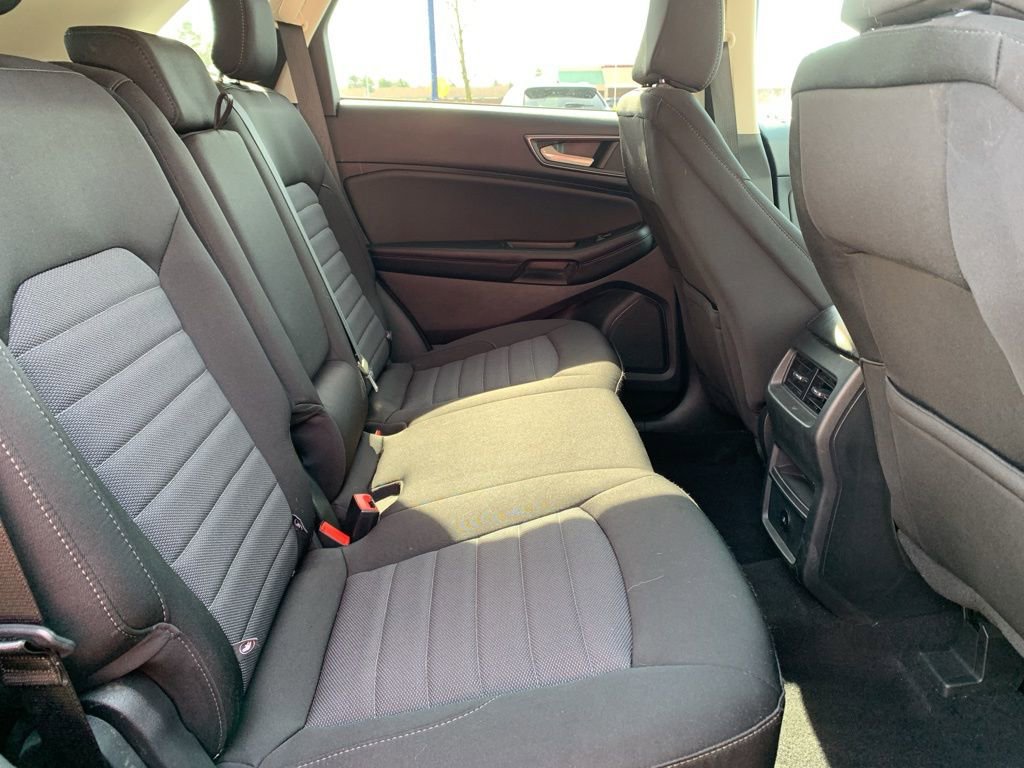 Used 2023 Ford Edge SE w/ Black Appearance Package image 12