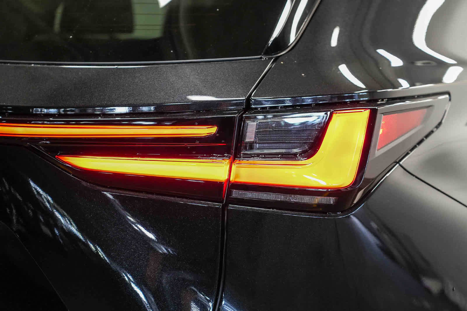 Used 2025 Lexus NX 250 FWD w/ Accessory Package (K3) image 5