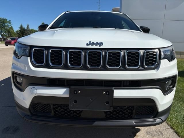 Used 2024 Jeep Compass Latitude AWD/4WD image 7