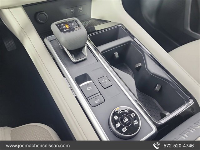 New 2025 Nissan Pathfinder SV image 20