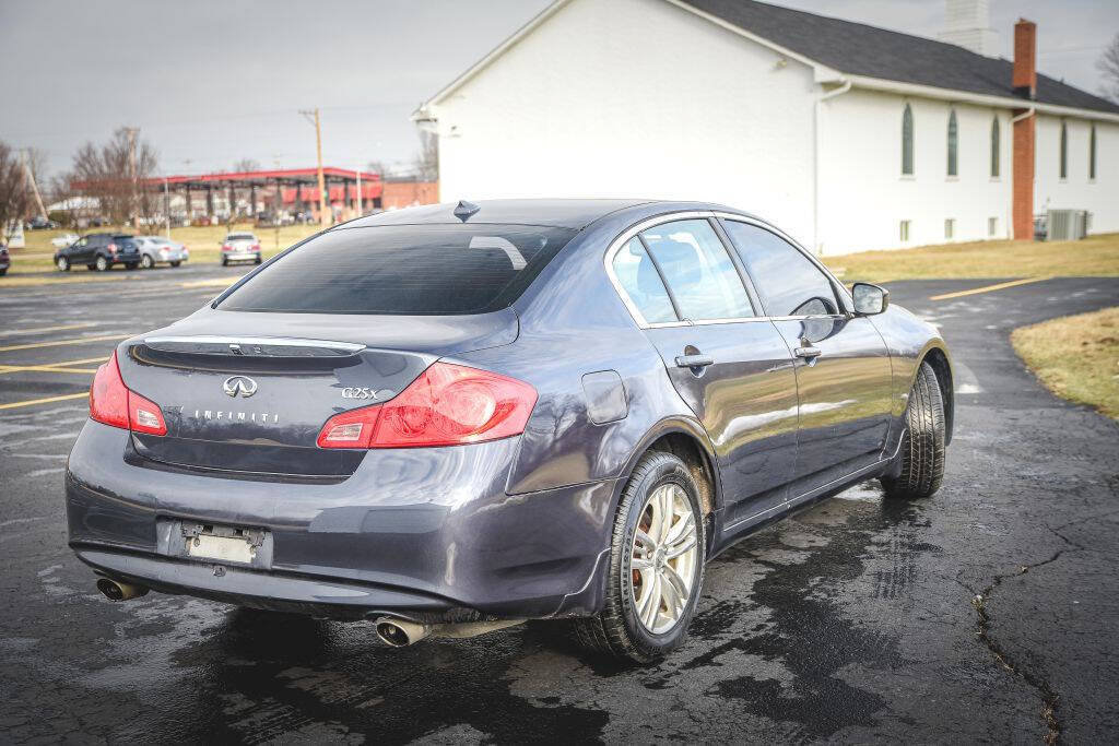 Used 2011 INFINITI G25 x w/ Moonroof Pkg AWD/4WD image 4