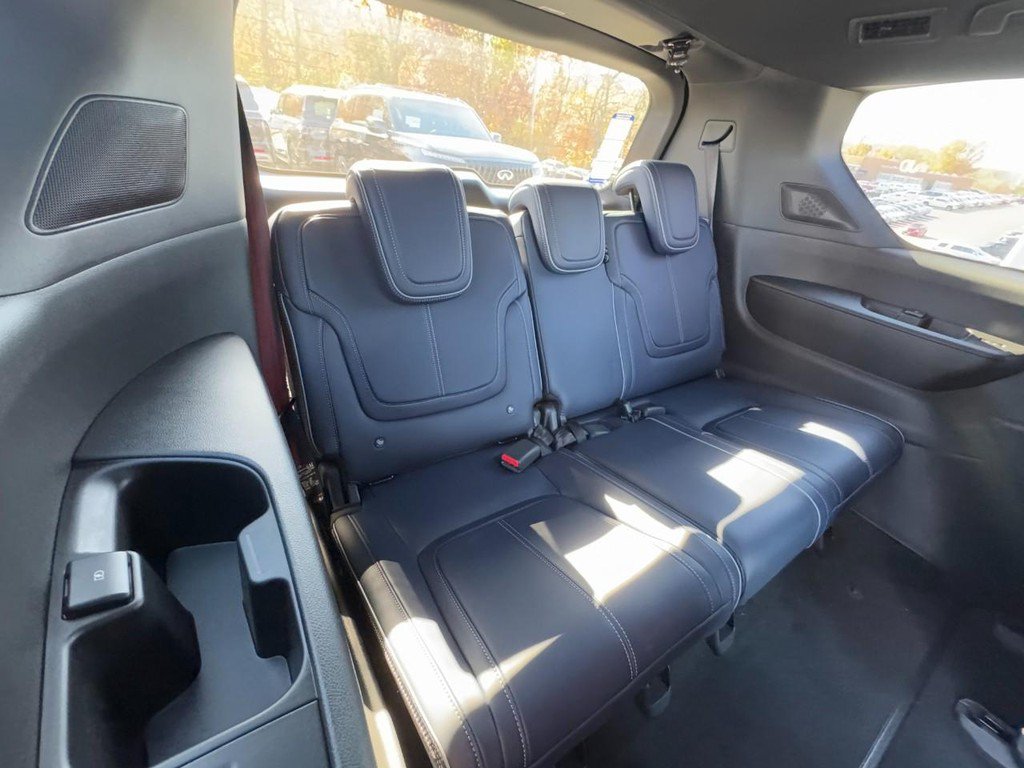 New 2026 INFINITI QX80 4WD image 7