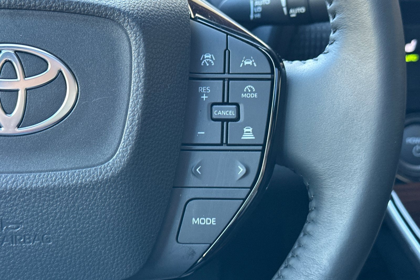 Used 2025 Toyota bZ4X AWD image 32