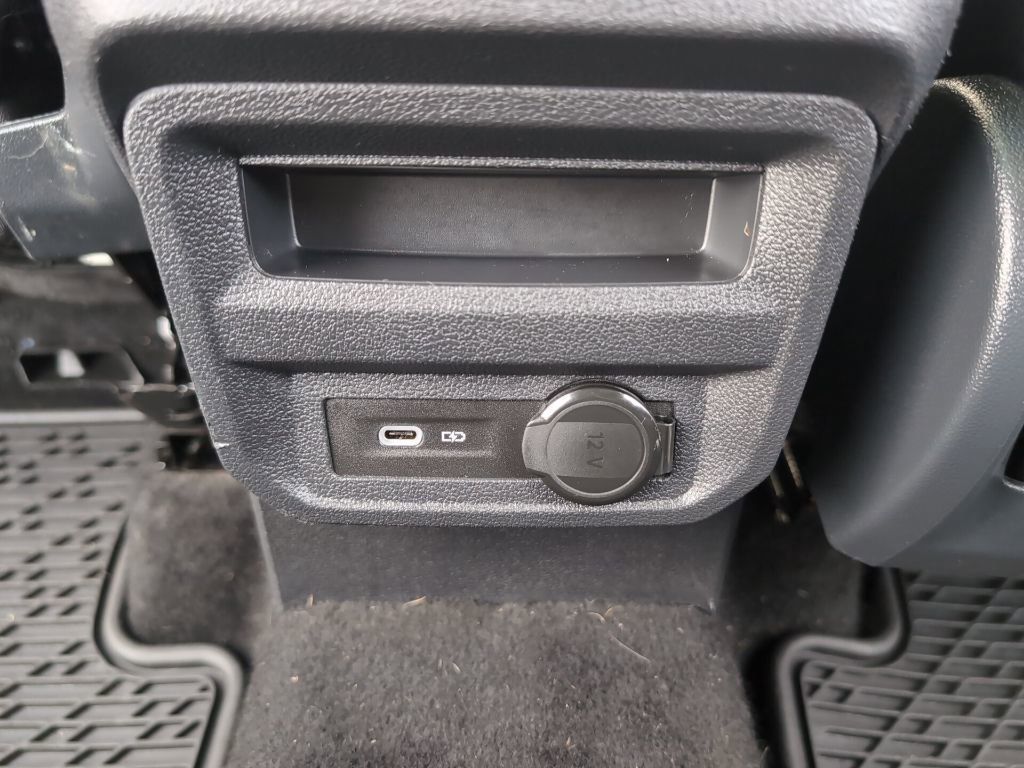 Used 2023 Volkswagen Tiguan SE w/ Panoramic Sunroof Package image 19