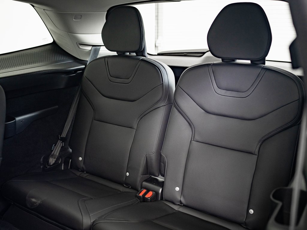 Used 2025 Volvo EX90 Plus image 45