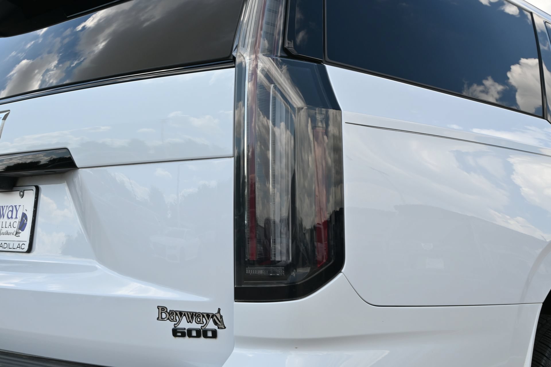 Certified 2026 Cadillac Escalade ESV Platinum Sport w/ LPO, ONYX Package AWD/4WD image 22
