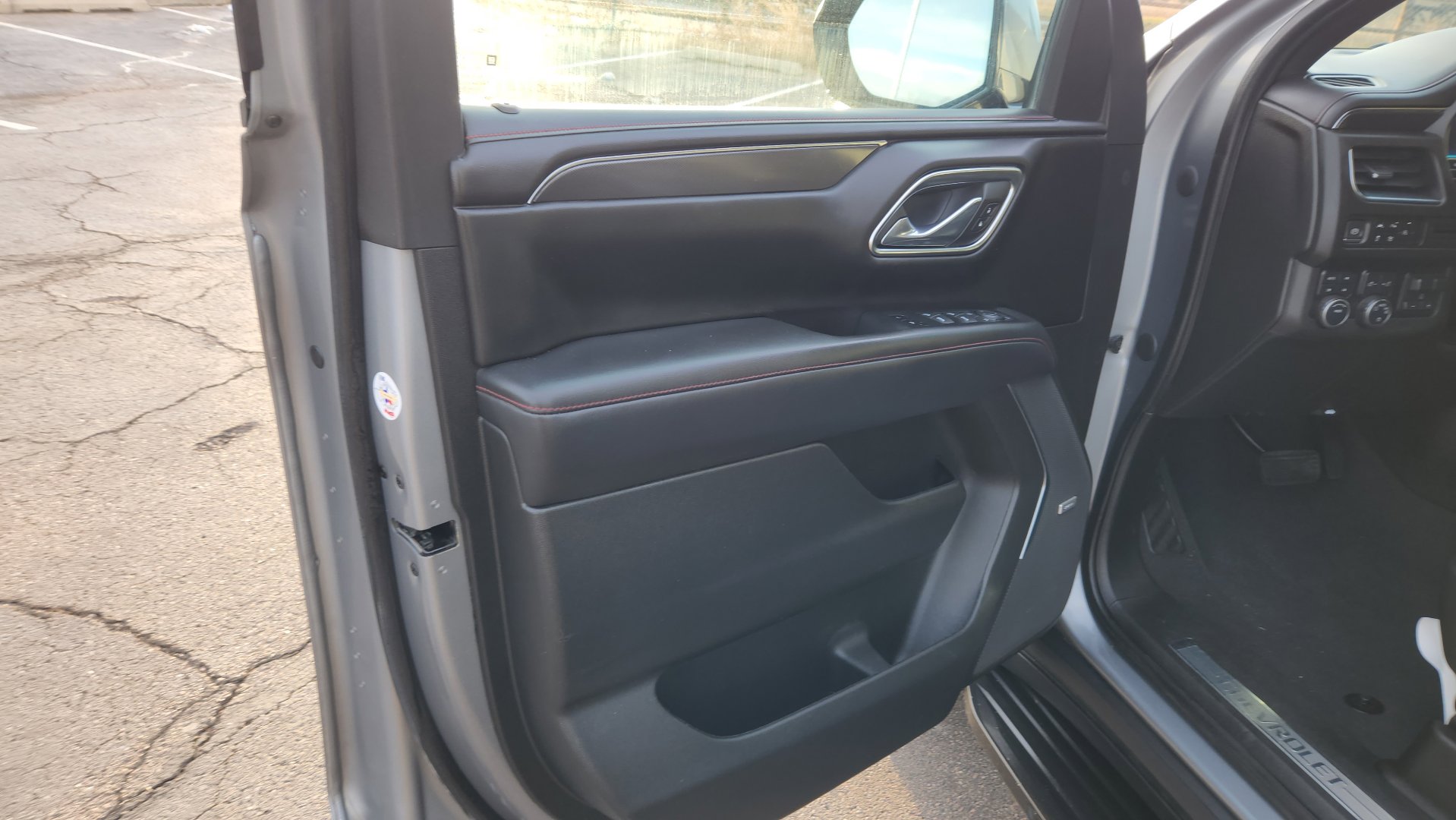 Used 2023 Chevrolet Suburban RST w/ Luxury Package image 24