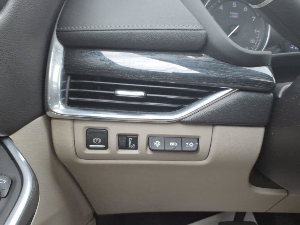 Used 2023 Cadillac XT4 Premium Luxury w/ Technology Package image 14