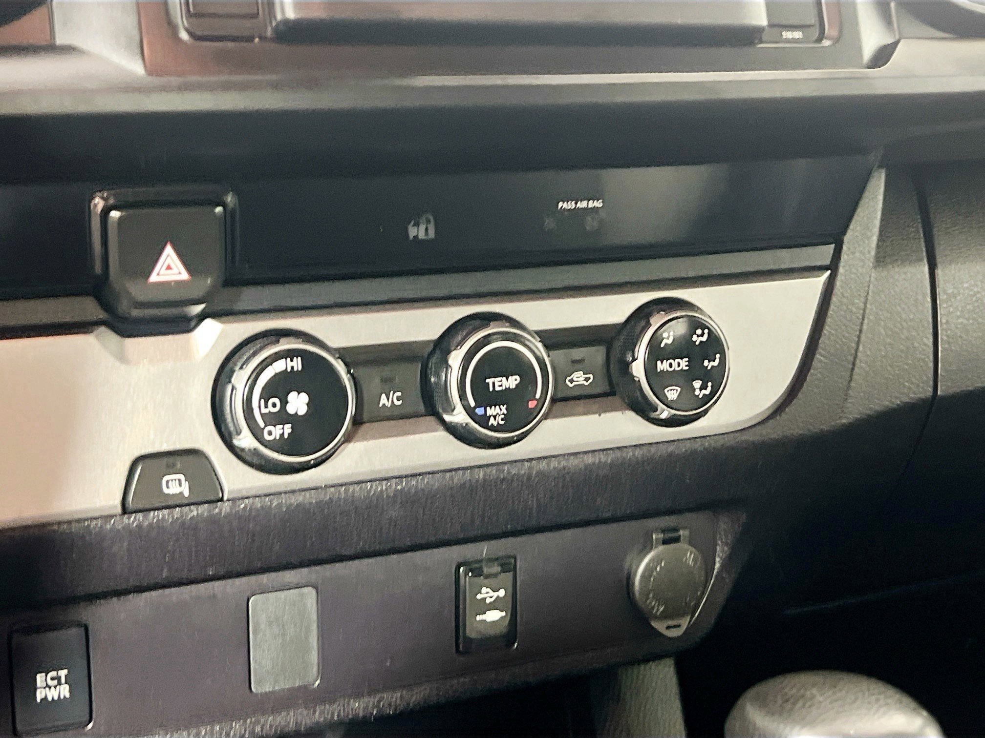 Used 2018 Toyota Tacoma SR RWD image 27
