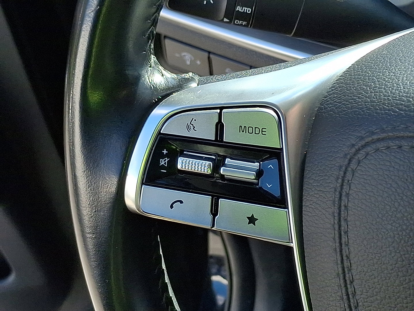 Used 2023 Kia Telluride LX image 22