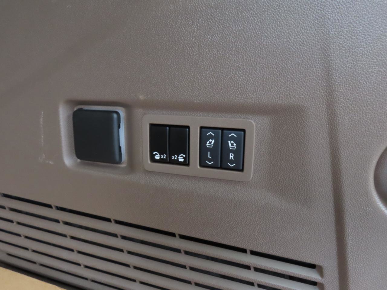 Used 2024 GMC Yukon Denali w/ Advanced Technology Package image 20