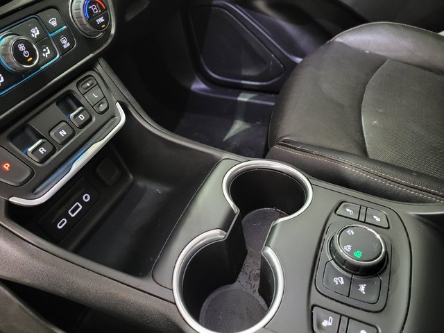 Used 2021 GMC Terrain SLT image 31