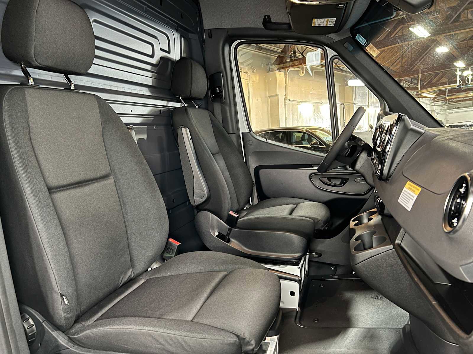 Used 2025 Mercedes-Benz Sprinter 2500 image 12