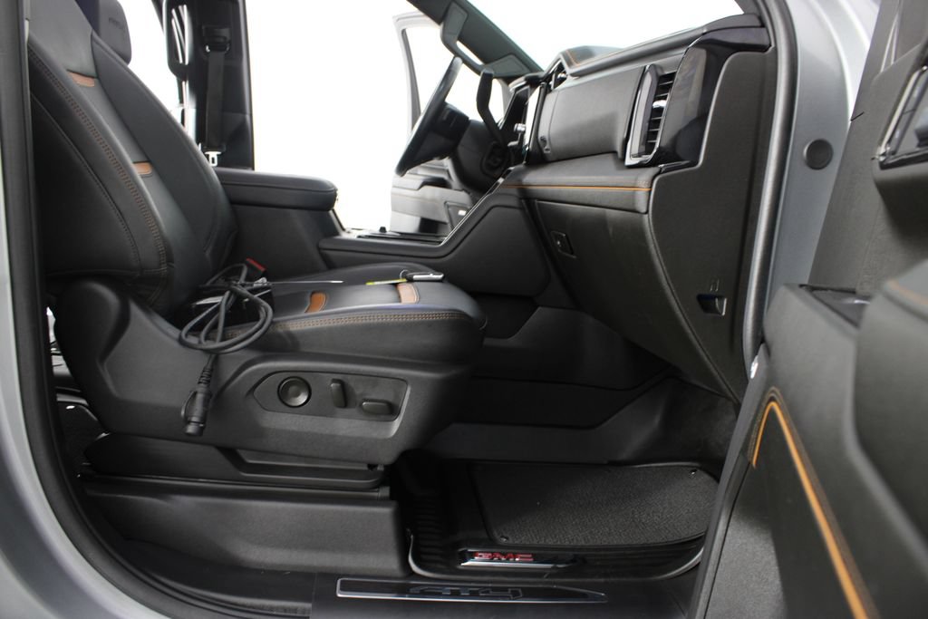 Used 2025 GMC Sierra 2500 AT4 w/ AT4 Premium Plus Package AWD/4WD image 26