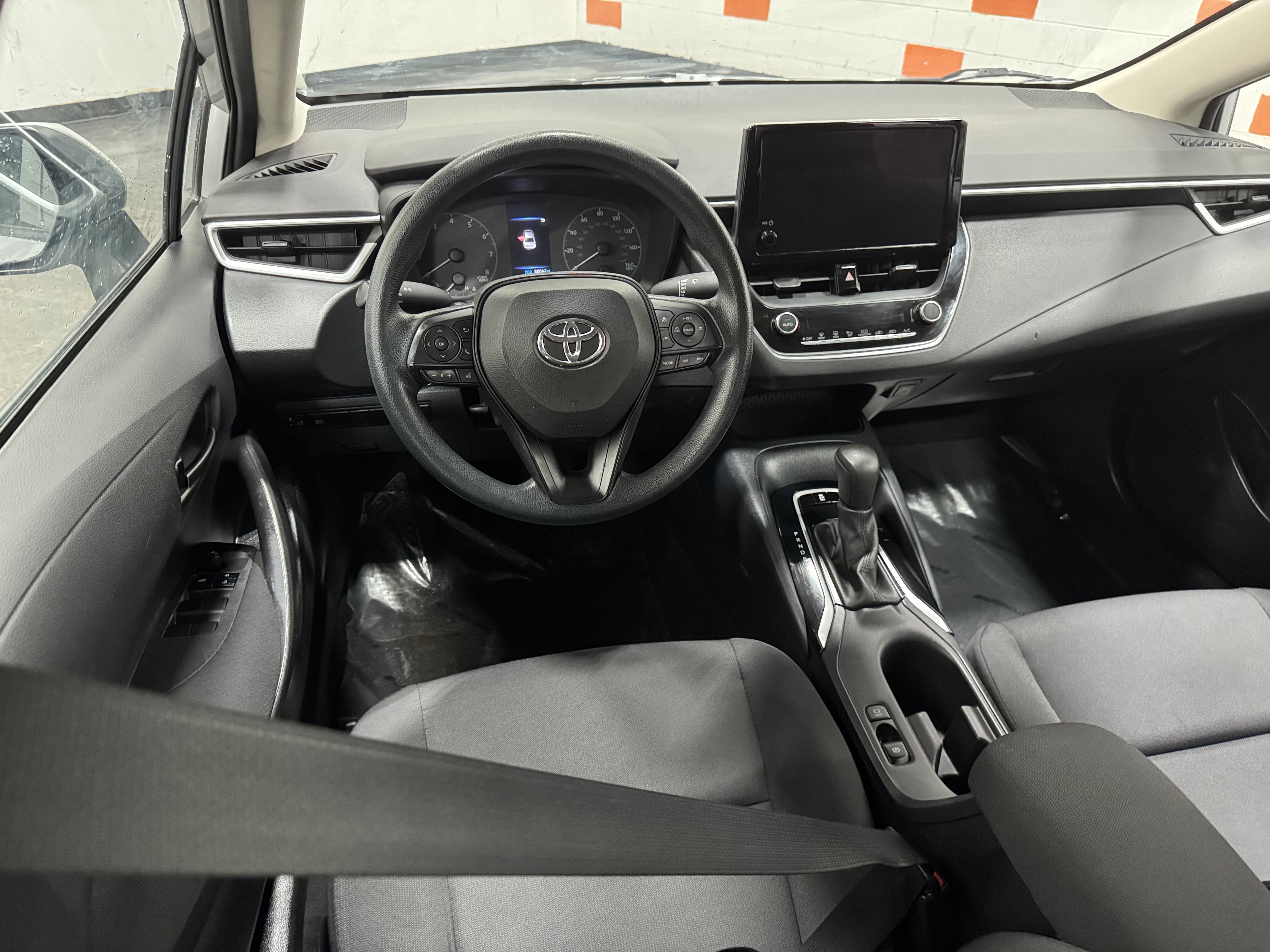 Used 2023 Toyota Corolla LE image 23