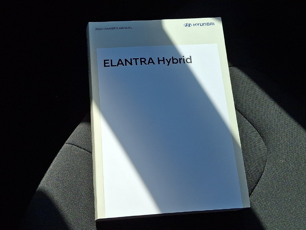 Certified 2025 Hyundai Elantra SEL FWD image 26