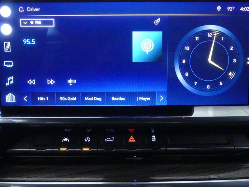 Used 2022 Chevrolet Silverado 1500 LT AWD/4WD image 11