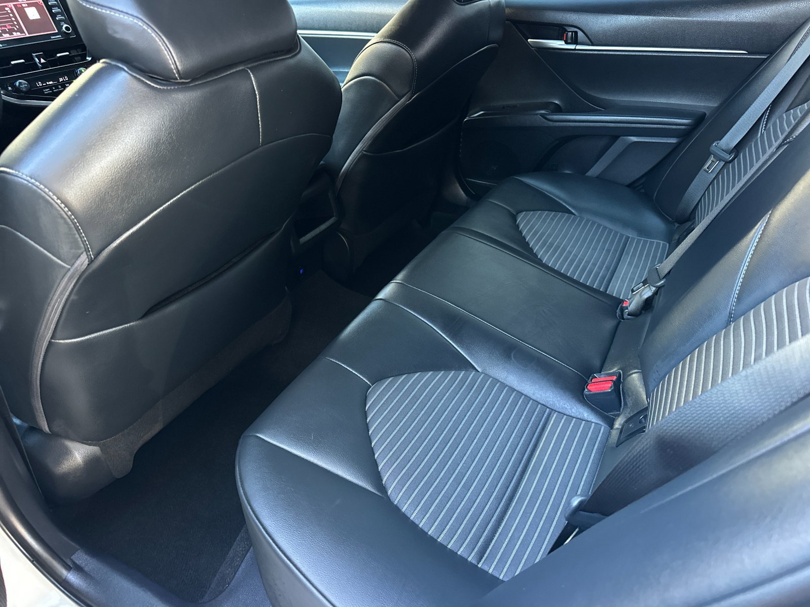 Used 2024 Toyota Camry SE w/ Convenience Package FWD image 11