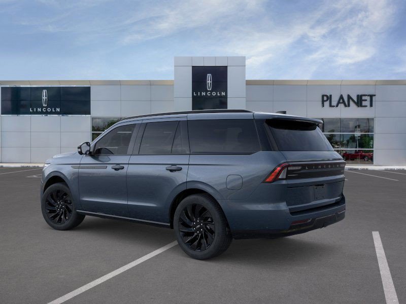New 2026 Lincoln Navigator Reserve image 4
