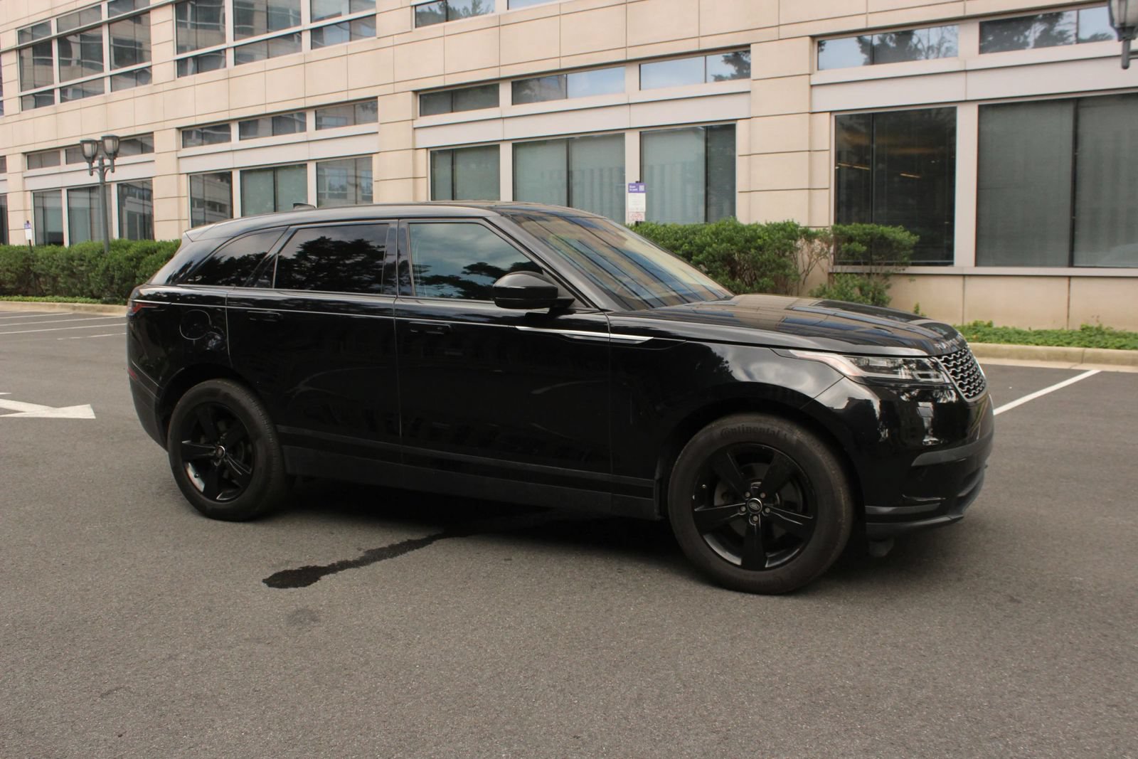 Used 2020 Land Rover Range Rover Velar S AWD/4WD image 2