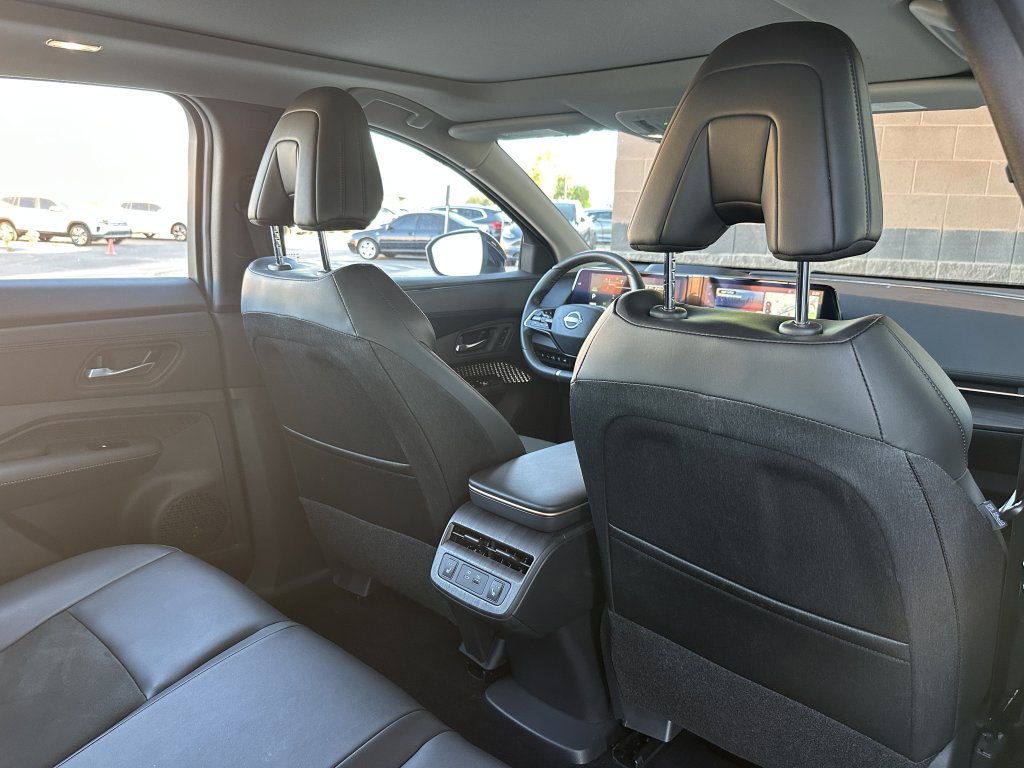 Used 2024 Nissan Ariya FWD image 39