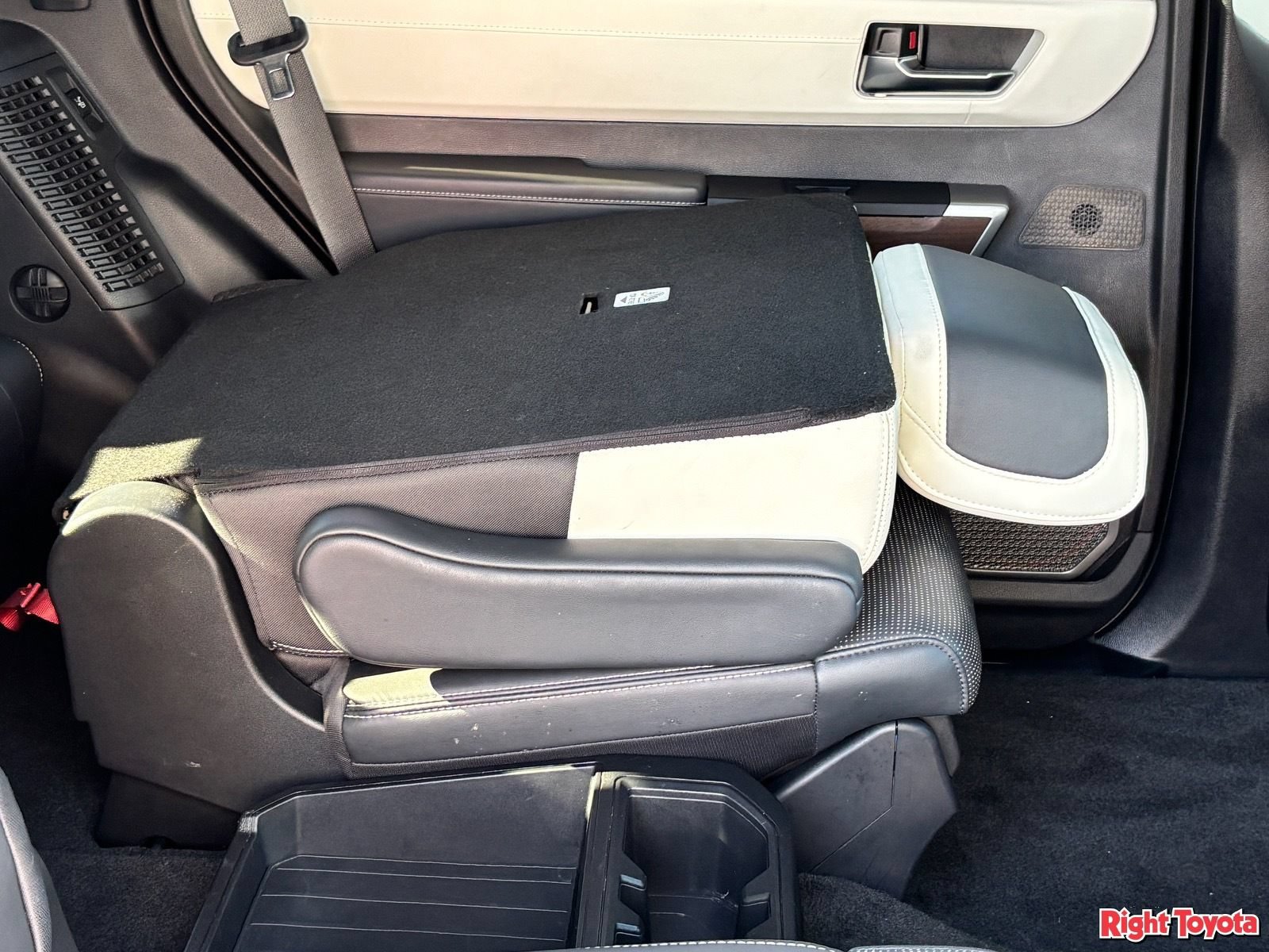 Certified 2025 Toyota Sequoia Capstone AWD/4WD image 15
