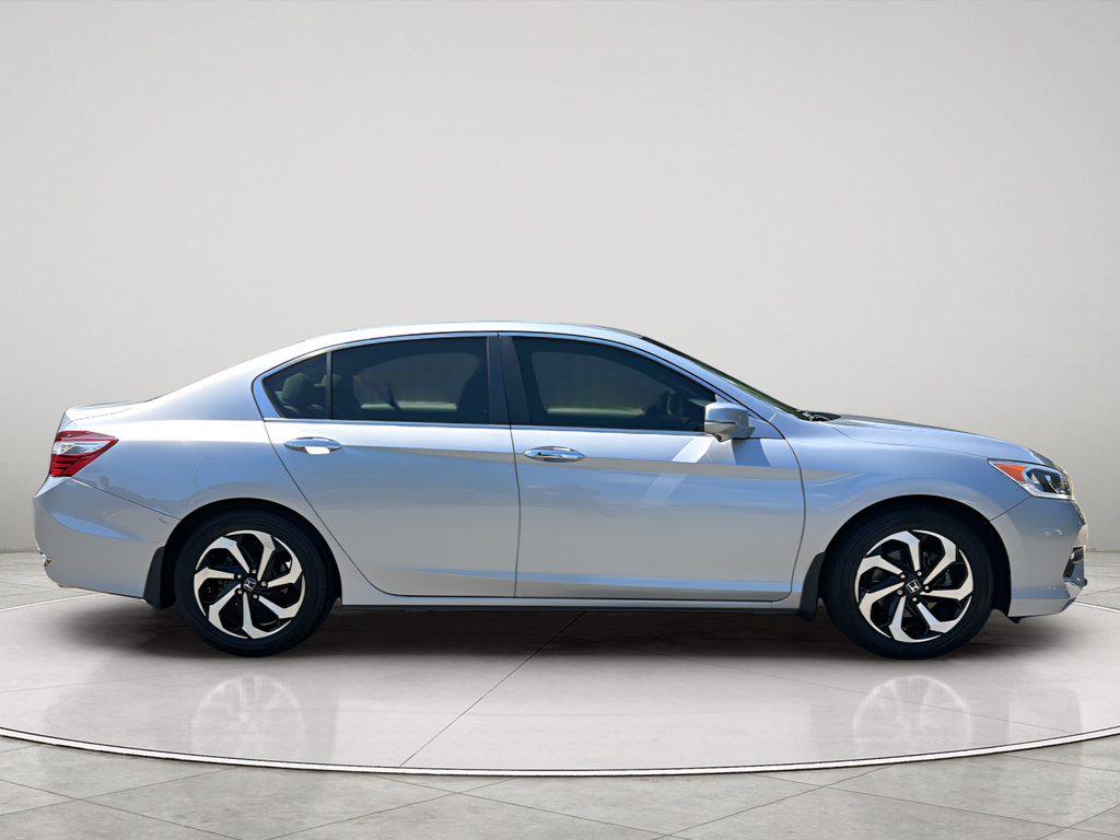 Used 2017 Honda Accord EX-L image 8