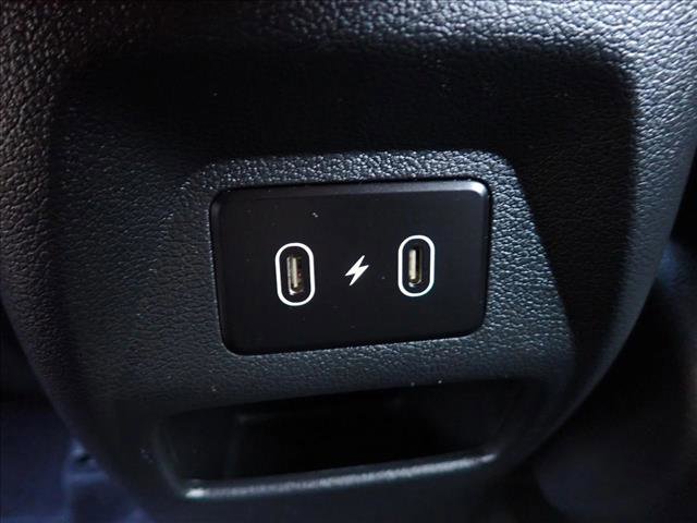Used 2024 Hyundai Venue Limited image 10
