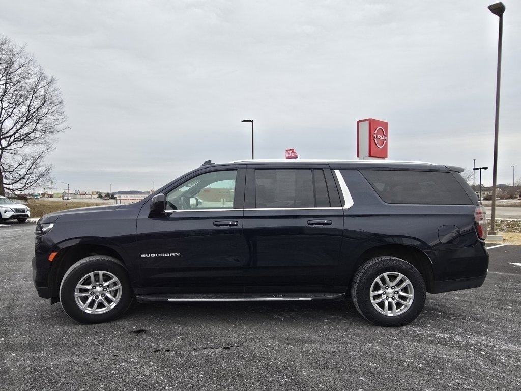 Used 2024 Chevrolet Suburban LT image 11