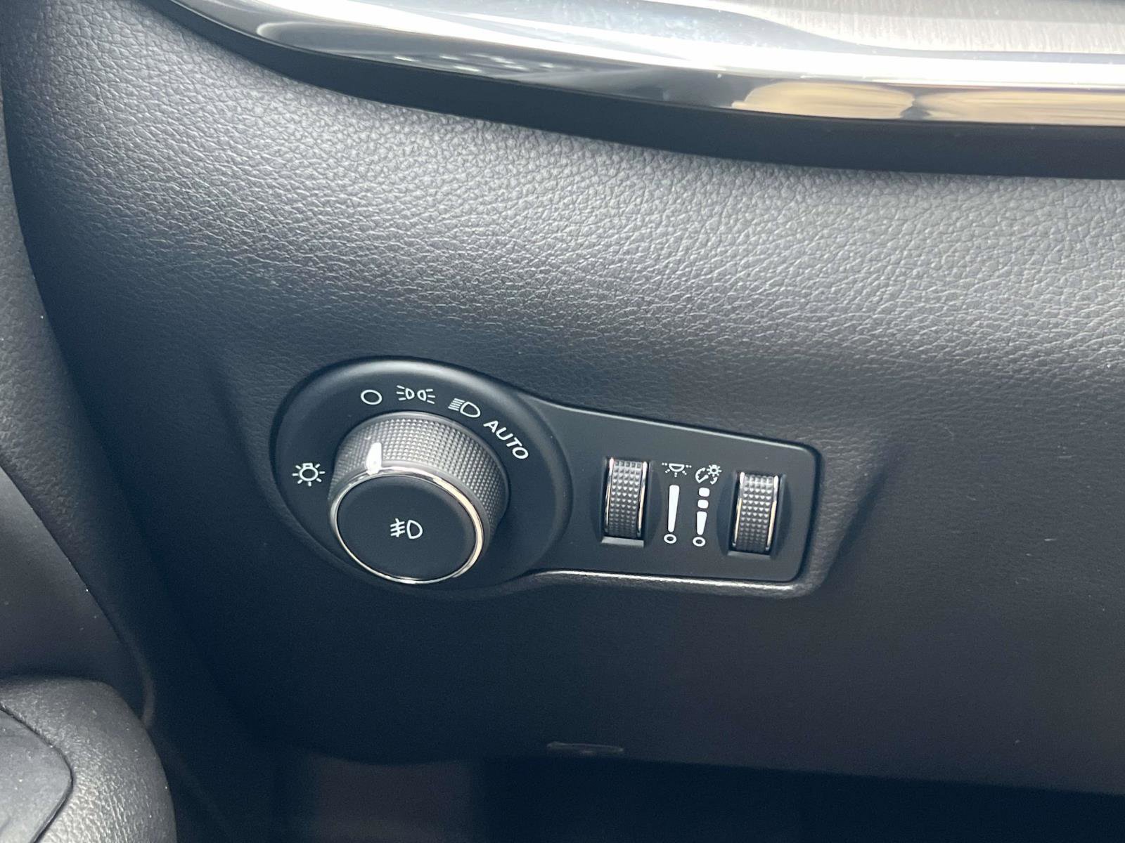 Used 2022 Jeep Compass Limited w/ (RED) Package image 26